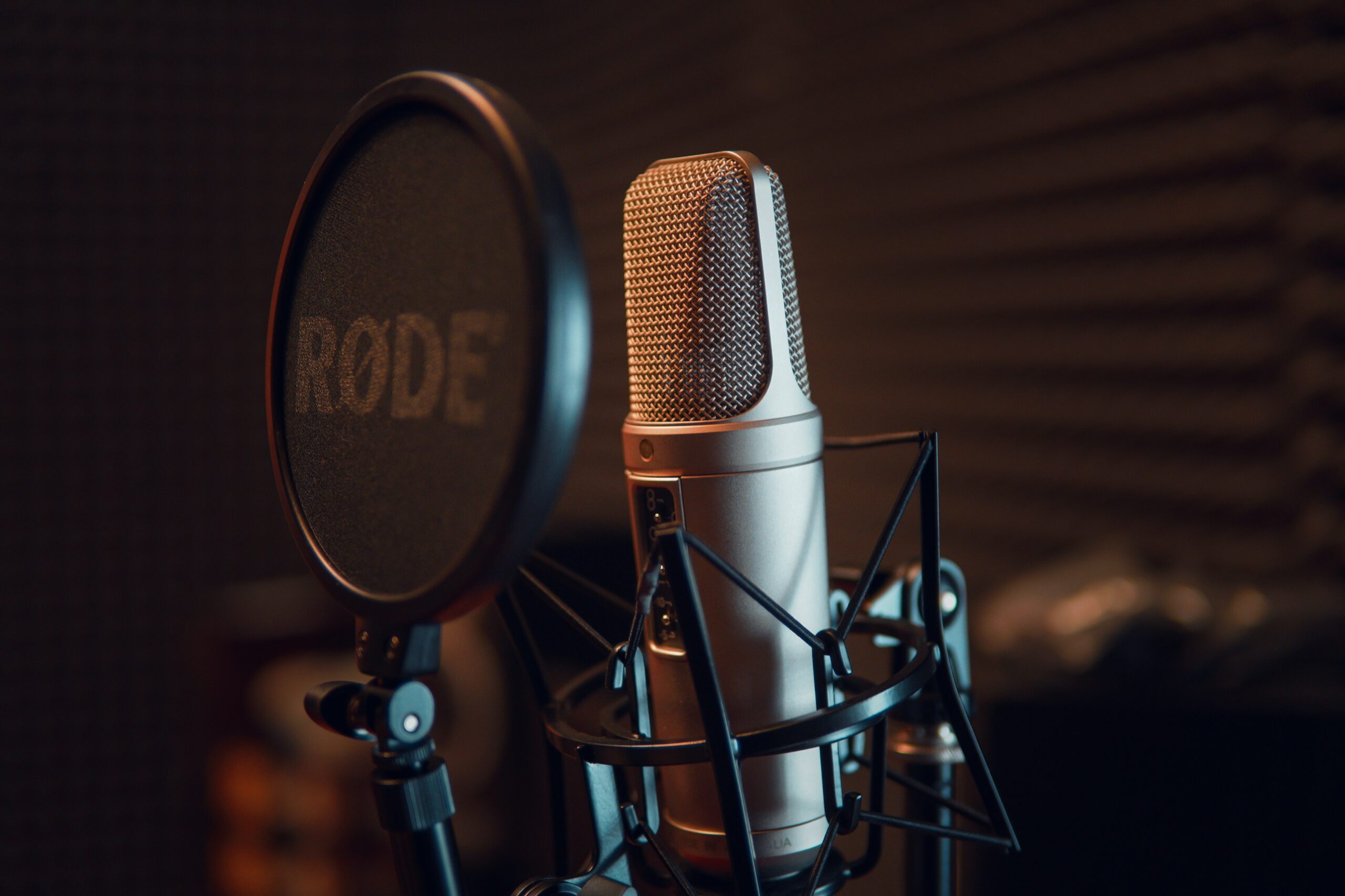 microphone-in-recording-booth